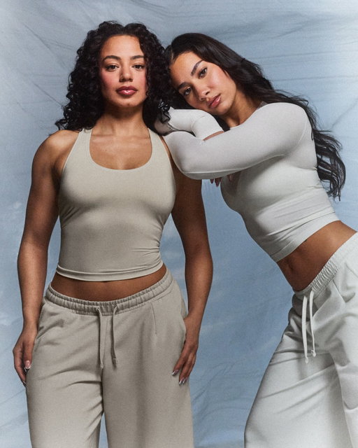 Girls… meet the Form collection.🤍

Seamless tops made from Gymshark’s new FeatherForm fabric. It’s so lightweight you’ll basically forget you’re wearing it.

Set your reminders for April 30th, 2pm EDT | 7pm BST | 8pm CEST | 11am PDT.