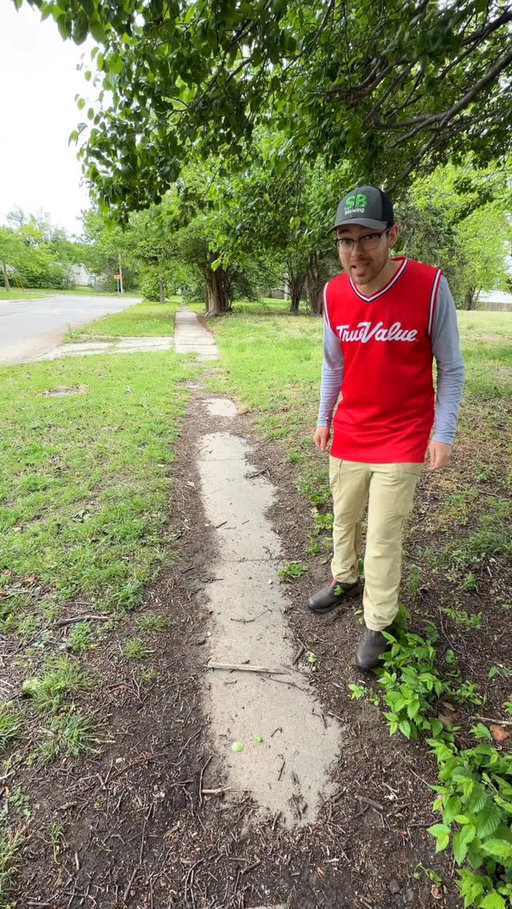 Found this overgrown sidewalk and had to fix it 💪 Grabbed some tools from @truevalue and got to work. The neighbors deserve a clean walkway. #SponsorOfGrass #TrueValuePartner #Ad #sbmowing
