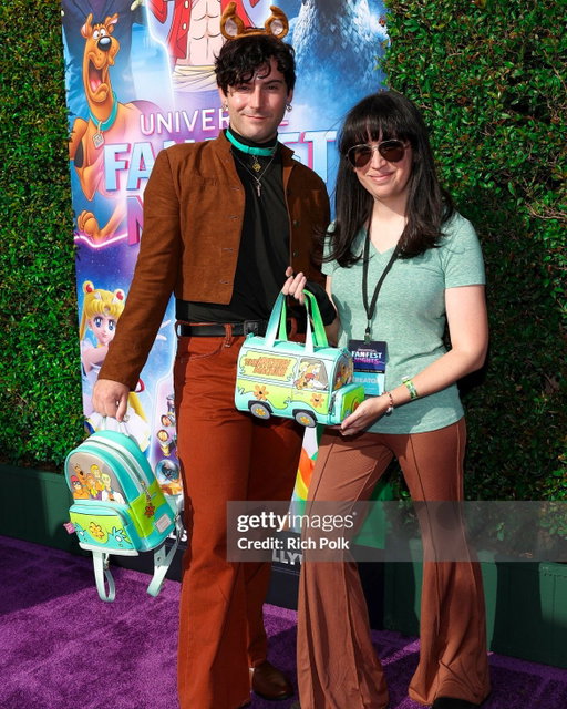 Still thinking about @unifanfestnights 🔍🥪🐾

It was so much fun to solve a Scooby style mystery with my own Mystery Inc gang. Thanks for bringing that to life @unistudios (and for inviting us all). So round up your own Mystery Inc cause Universal Fan Fest Nights are happening select nights now until May 16th.

Shaggy: Yours truly
Scooby: @logan_allison_ 
Daphne/The Bride: @magicalblackgirlalia 
Scooby²: @kayladsoto 

#universalffn #universalfanfest #scoobydoo