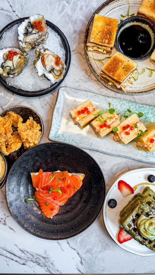 Brunch just got an upgrade in Flushing 🤭✨ @wabinori_queens is the newest spot you need on your radar and they are not playing with this $39 bottomless sake mimosa brunch. We’re talking katsu and egg sandwiches, mochi waffles, fresh oysters, and the most loaded hand rolls — all while the sake kept flowing. The vibe was lowkey lit, the food was hitting, and I left full and happy for under $40. Flushing has always been the move and this is just more proof. Drop a 🍶 if you’re coming with me!

#FlushingFoodie #NYCBrunch #BottomlessBrunch #NYCFoodScene #QueensEats
