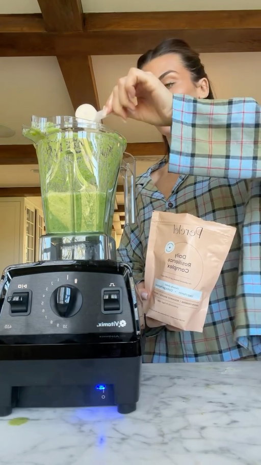 My routine is so important to me and the small consistent ways I take care of my health and wellness really help set up my busiest days. Adding @perelelhealth to my smoothie is one of those morning essentials for me: lactoferrin for immune + gut, collagen for everything else