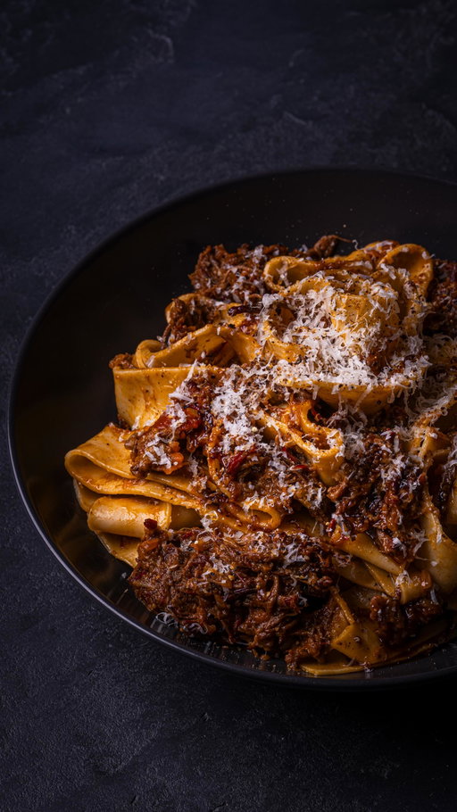 I still think pasta in restaurants is a good idea.

Recipe for this and how you can adapt it to braise rather than smoke is on my website (link in bio)
