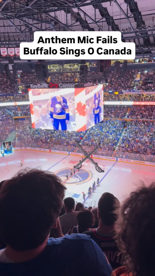 Shoutout Buffalo Sabres fans, they stepped up to sing O Canada when the anthem singer's mic failed. Respect 👊🇨🇦🇺🇸

#sabres #buffalo #nhl #canada #usa