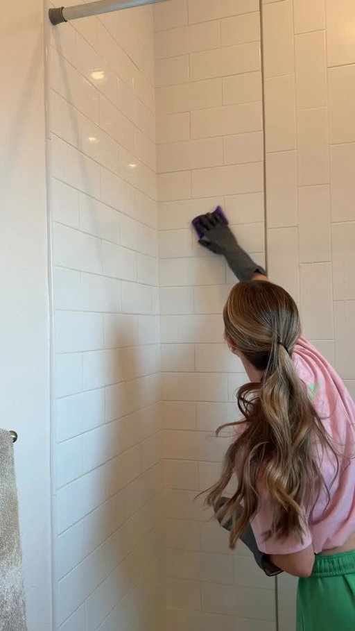 My arms are sore now 🙃🧼🧹 #cleanwithme #bathroomcleaning #cleaningmotivation #deepclean