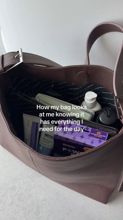 We only carry the essentials ✨

#BenzacAU #Skincare #SkincareEssentials