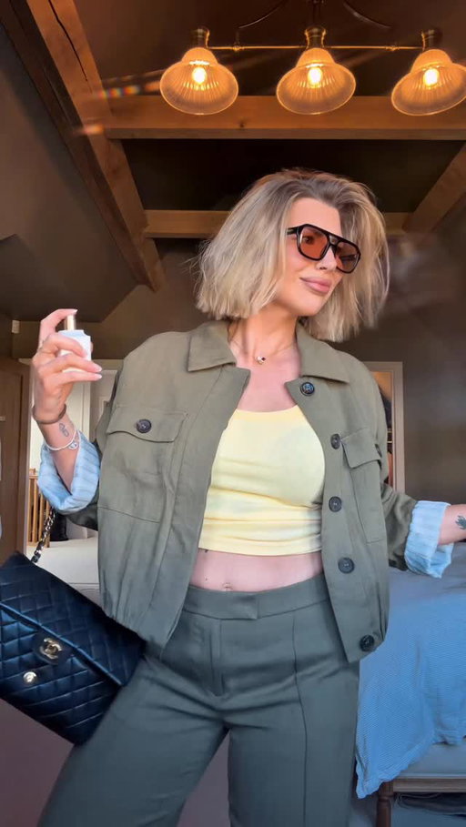 These trousers 🤌🏼

Whole fit is ZARA, sunglasses @milanastudios ✨