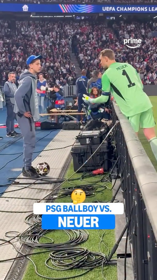 The PSG ballboy refused to give the ball back to Neuer 😳😳😳