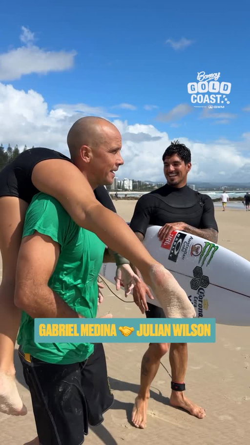Always cool to see these two phenoms together, whether it’s in or out of the water 🙌

@originalbonsoy #GoldCoastPro | @gwmaustralia @experiencegoldcoast @queensland