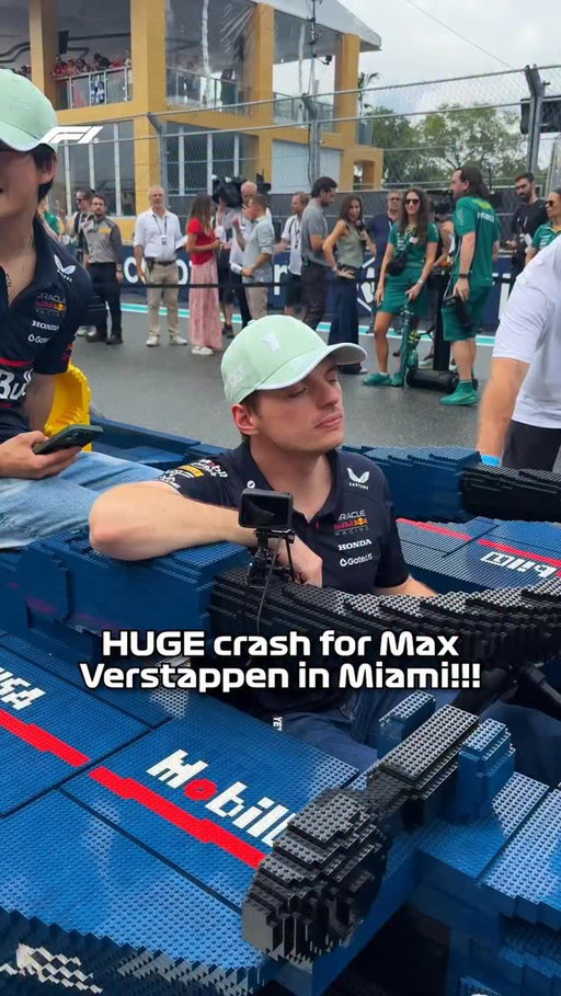 Of *course* it was Max Verstappen who kickstarted the chaos at last year’s LEGO race in Miami 🤣💥

#F1 #Formula1 #MiamiGP @maxverstappen1 @redbullracing