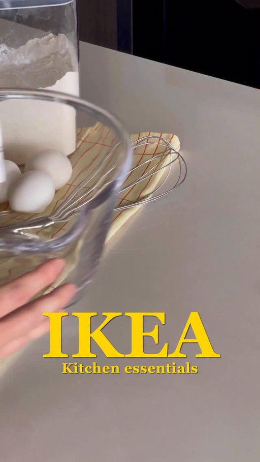 Assembly required... but worth every bite. 🧁

Revisiting my roots as a baker (yes, I'm a certified baker!) felt just like riding a bicycle-especially with the help of some of my favorite kitchen tools from @ikeacanada . #ikeacanadapartner 

Preparing the cupcake mix with the VARDAGEN measuring cup and FINMAT whisk made the batter smooth and creamy. The VARDAGEN mixing bowl made pouring into the cupcake tins effortless thanks to its convenient spout.
 
And of course, safety first! I used the SOLUPPGÄNG oven mitts to pull the cupcakes out of the oven and let them cool perfectly on the LÄTTBAKAD cooling rack.
 
To top it all off, I whipped up a rich, buttery frosting in shades of yellow and blue, decorating each cupcake with the SMAKSAM piping tools.
 
Simple tools, sweet results. 💙💛

#ikeacanada #ikeafinds #ikeakitchen #ikeastyle