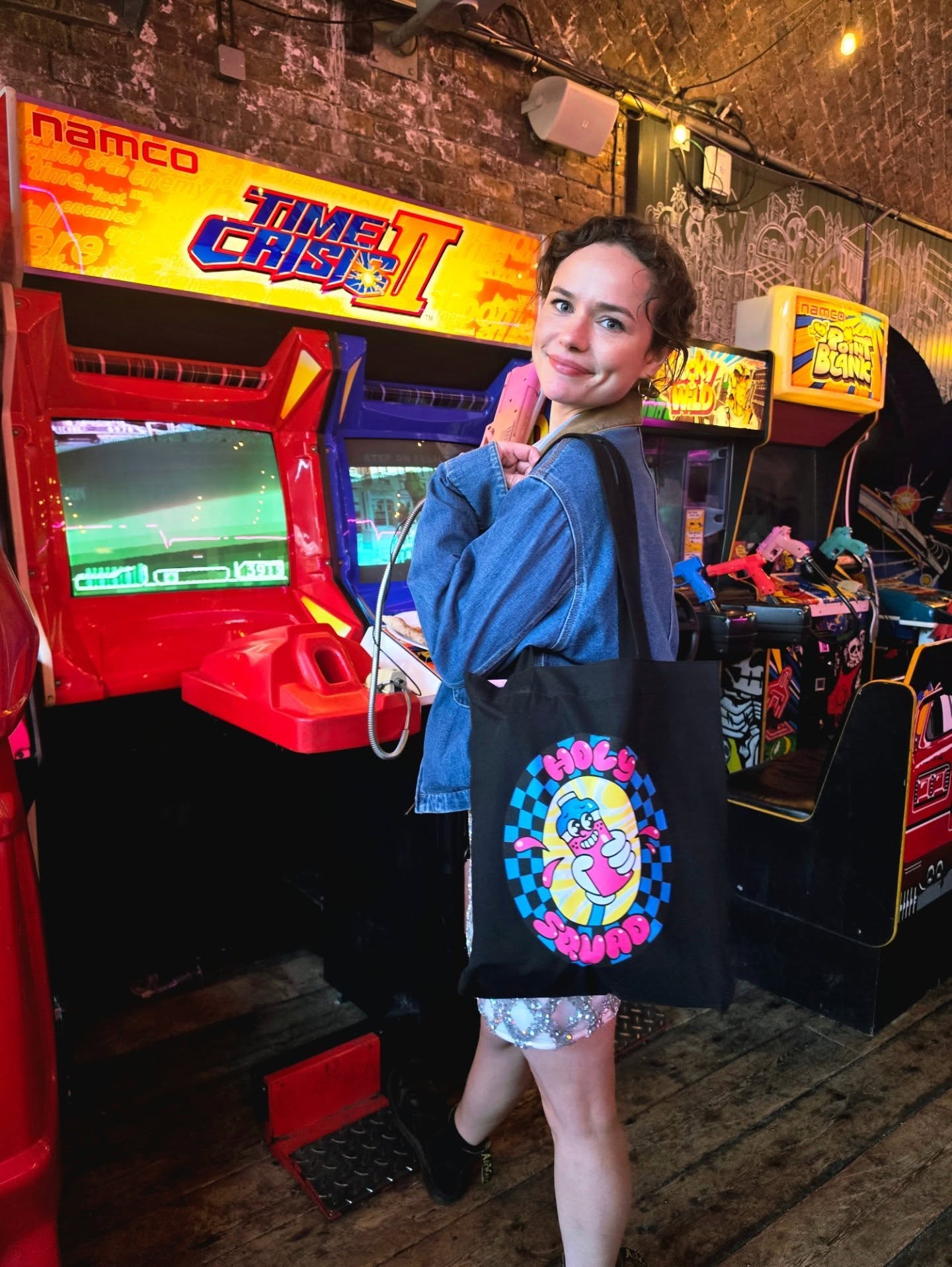 Ok I NEED to get a secondhand arcade cabinet... if only I had the space... If you could have any, which would you own? I DREAM of owning 1993's Punisher game (Streets of Rage and Mortal Kombat II too).

Thanks to @holysquad.uk for the party invite and the free soft drinks - basically filled my bag with so many hydration selection boxes 🤣