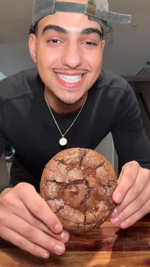 not to be biased but I would trust me too 🤓😎🍪
wait for it 👀

#foodreels #cookieasmr #foodtok #bakingreels #dessertreels
