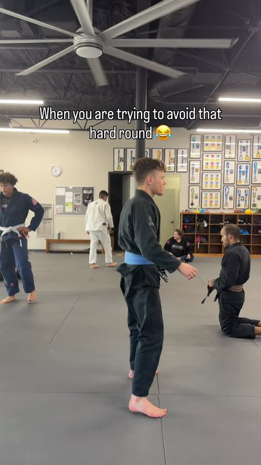POV: you try to skip that hard round 😅😂
.
.
.
#jiujitsu #bjj #foryoupage