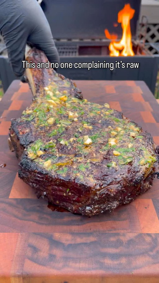 Doesn’t get better than this 🥩🔥

Comment “recipe” to get my favorite grilled steak recipes!