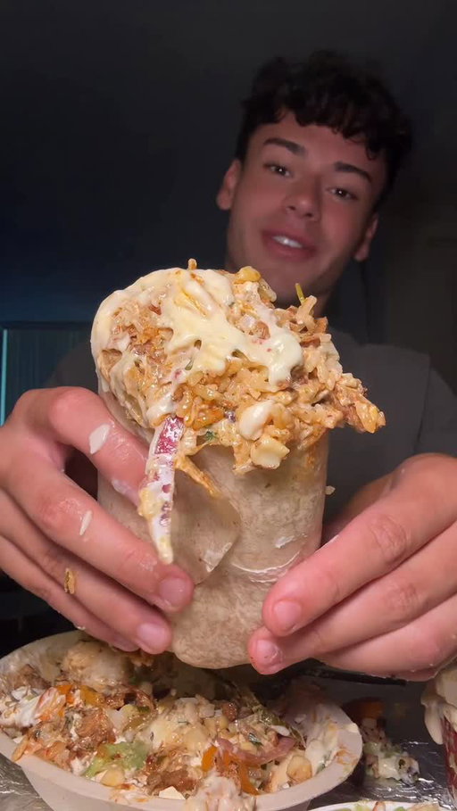 Chipotle’s NEW Chipotle Honey Chicken #chipoltle #chipotlehoneychicken #chipotleburrito #mukbang #explorepage @chipotle