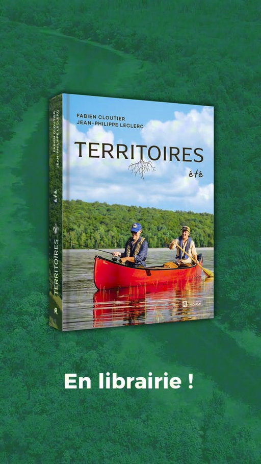 Après Printemps, Hiver… et maintenant « Territoires – Été » par Fabien Cloutier et Jean‑Philippe Leclerc.
 
C’est ben meilleur quand le soleil brille !
 
Parce que la chaleur fait pousser, fleurir et sourire, on profite de l’abondance et des longues journées. On met le canot à l’eau et on va pêcher le souper. On roule vers les vacances en s’arrêtant aux kiosques de fruits et légumes qui débordent des saveurs d’ici. Au festival du coin, à l’épluchette familiale ou autour du barbecue, on s’débouche une p’tite frette à sa santé. Dans les cours et dans les cœurs, c’est l’été!
 
Commandez votre exemplaire dès maintenant ! (Lien en bio)