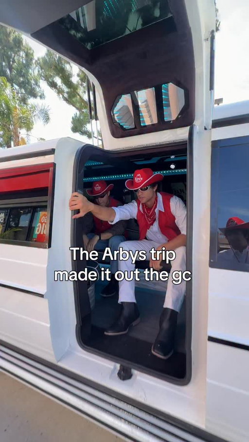 The Arbys trip finally made it out the gc

 #arbys #arbyspartner #arbysboys #fanpage