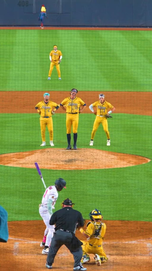 Incoming Message: Groovy Moves Ahead🕺

#savannahbananas #bananaball #baseball #dance #trending