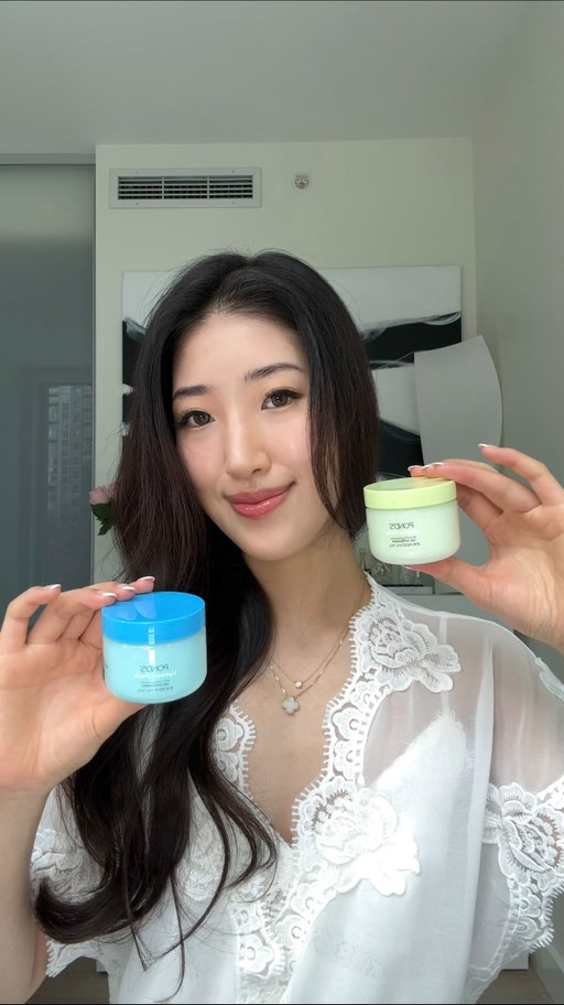 Staying hydrated with my @ponds gel moisturizer for that perfect base makeup 💧✨

Get yours for under $10 at your local retailers

#PondsPartner #ad