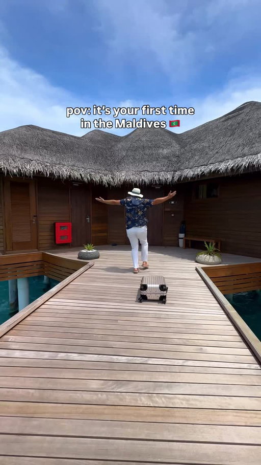 -follow @thelosttwo for more travel inspo ✨

pov: you arrive in The Maldives for the first time 😂💀

If you’ve been to the Maldives before you’ll know this feeling all too well 😂 This two bedroom overwater pavilion with a whole damn SWIMMING POOL in the living room is what dreams are made of. If you’re looking to make your Maldives vacation an epic one, then you NEED to stay here!

TAG someone you would bring here 👇🏼

#maldives #maldivesislands #maldivesvacation #huvafenfushi #maldiveshoneymoon tripofalifetime bucketlistadventures dreamtrip
