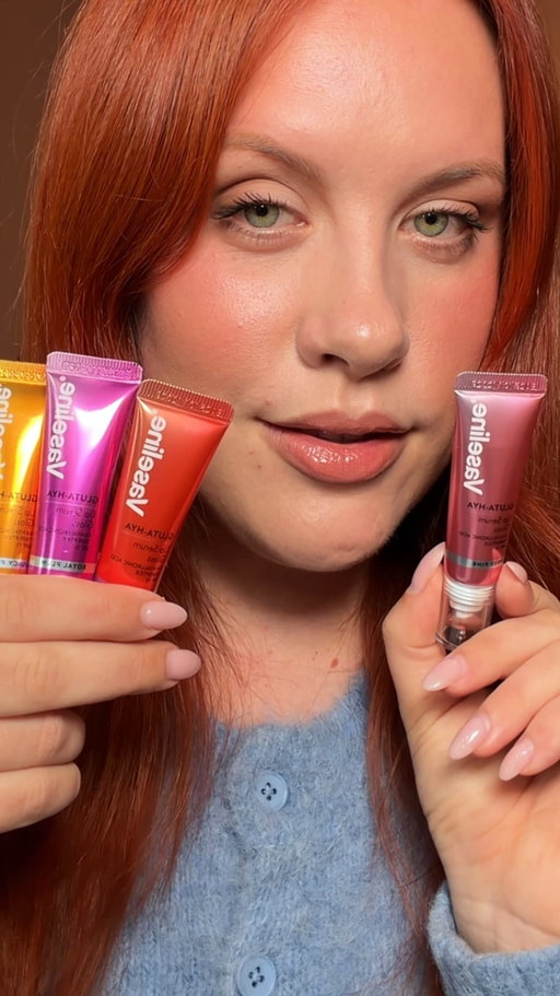 A tinted lip balm that ACTUALLY hydrates, plumps, has amazing colour pay off AND protects your lips??? Sign me up @vaselineanz 

Which colour is your fave? 
Rosy pink 💗
Cherry crush 🍒
Royal plum 💜
Juicy peach 🍑 
New Vaseline Glutahya serum lip gloss is now available in Woolworths and Priceline

AD #VaselineANZ #Vaselineglutahya #tintedlipbalm #lipcombo #makeup