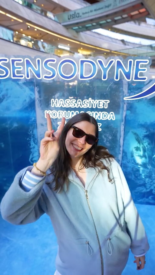 In Istanbul, Sensodyne brought tooth sensitivity to life with the Sensodyne Ice Bar. 
Located in Kanyon Shopping Mall, the activation invited people to experience the cold first‑hand, while learning how Sensodyne Clinical Repair helps address sensitivity at its source. 
The idea was simple: reframe the conversation. Not avoidance, but understanding what causes sensitivity and what can be done about it. 
With ice‑carved displays and immersive experiences, the campaign showed that people don’t need to give up the everyday moments they enjoy. 
#HaleonTurkey #BetterEverydayHealth #Sensodyne #HealthInnovation