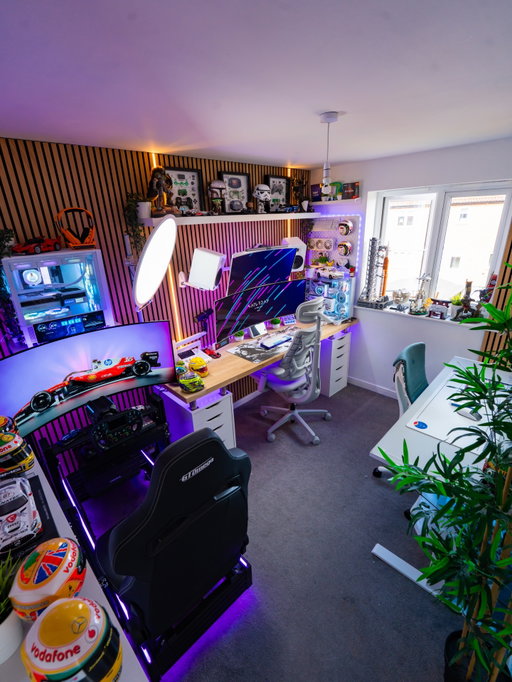 Studio in the sun ☀️🌿

Spring has arrived and I love the way the studio looks at this time of year with the sun streaming through the window casting a nice golden glow on the setups 💪🏼

My long form build video for this studio is out now, link in bio 🔗 

#gamingroom #gamingsetup #desksetup #setupinspiration #homeoffice