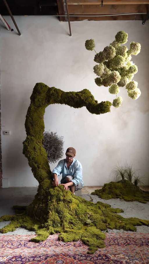 Daydreaming in the studio…

Had a second to play around with some leftover product and wanted to make something I’ve never done before. Ended up creating this dreamscape of moss mounds and hydrangea clouds.

Could just lay here forever. 
.
.
.
.
#floraldesign #nycflorist #flowers