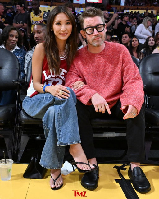 Brenda Song and Macaulay Culkin made it date night as the Los Angeles Lakers took on the Houston Rockets at Crypto.com Arena 🏀❤️

📸: Getty