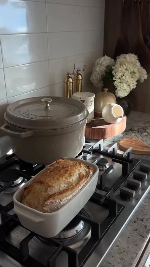 The easiest bread recipe ever I promise🫶🏼

#bread #breadrecipe #recipe #recipes #baking