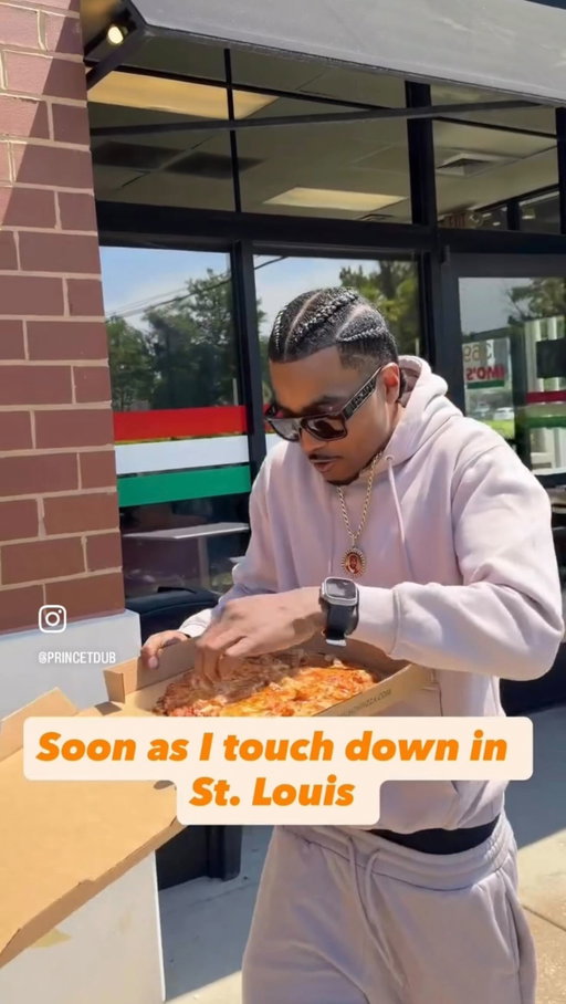 Had to stop at IMOS 🍕…. ST Louis I’m here PULL UP ON ME @heliumcomedystl TONIGHT link in bio #princetdub #comedytour #imospizza #stl #comedytour