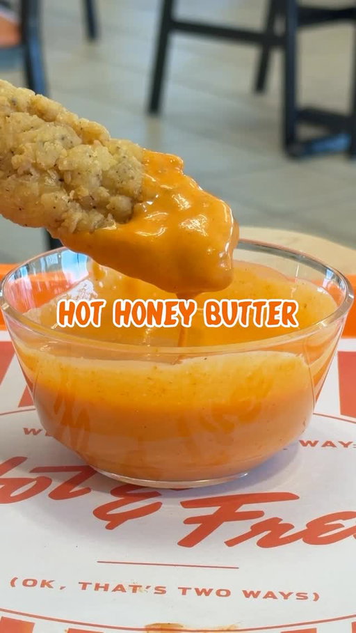 With @whataburger ‘s 10 signature sauces, creating your own custom sauce is one of the most fun ways you can eat Whatachick’n®️Strips! #Whataburger #ad