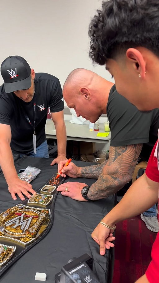 This is my journey of trying to get all 13 champions that held the wwe spinner belt to sign my belt #wwe #prowrestling #journey