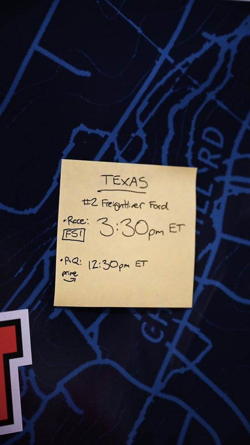 🏁 NASCAR Texas Tune-in Post-it
✍🏻 Written with a Pilot G2 0.7
✅ Pen Rating: 8.8/10

Comment and let me review your pen of choice next week. And most importantly watch the race on Sunday.

#NASCAR #TeamPenske #Freightliner #FordRacing #Mustang