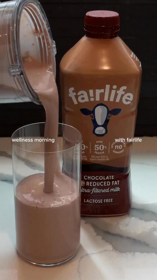 There’s nothing a like a wellness morning with a smoothie made with fairlife chocolate ultra-filtered milk. An easy morning win that never disappoints🤎🥛
 
Smoothie recipe: 
1 cup of frozen strawberries 
1/2 of a banana
1 date
1 cup of fairlife chocolate ultra-filtered milk
📷: @mariiismith