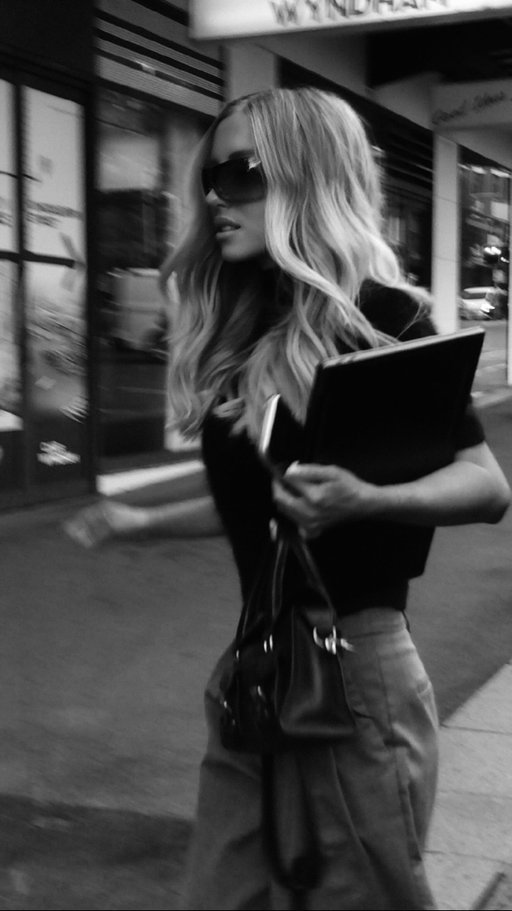 As a founder of three businesses, no two days are the same. For those busy days, my @dellanz XPS with #IntelCoreUltra allows me to stay unplugged and on the go. @dellanz #DellCollab #DidItWithDell #XPS #Ad