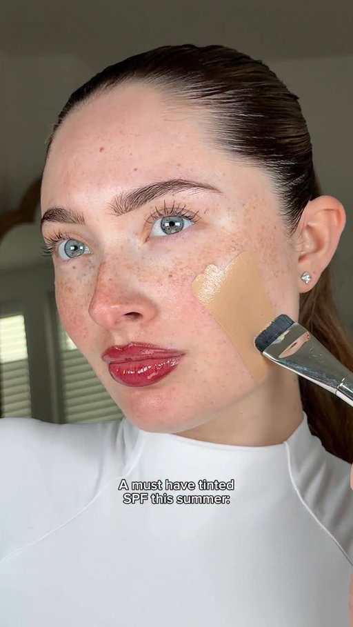 AD. A must have product in my makeup bag this summer 🫧

@kaybykatrina hydraglow tinted sunscreen with SPF 40 in shade ‘light fair’, enriched with hyaluronic acid & vitamin C. Available at @spacenk 

#grwm #makeup #asmr #tintedspf
