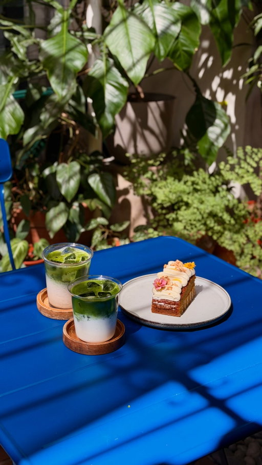 I long to be rich in life filled with fond memories, grateful moments, meaningful lessons, shared love, and intention to fully live it – not just for the future, but in the present. 🍃

🍵
#matchadiariesbyjash #manilacoffeeshops #matcha #minivlogsbyjash #workfriendlycafe
