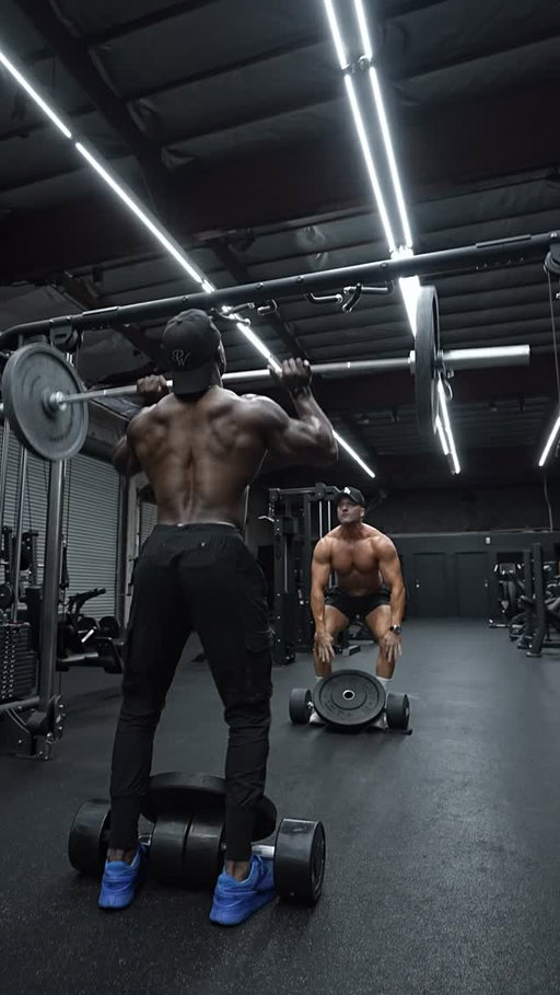 Weighted Sit-Up Sequnce (Save & Share) 
-
Rate the difficulty level fam! 
-
🎥: @rfmediasolutions
Gym: @globalfitnessstudio
-
#fitness #abs #workout #motivation #gym