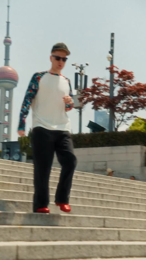 Was lost in Shanghai… but @raybanmeta saved the day 

#raybanmetapartner