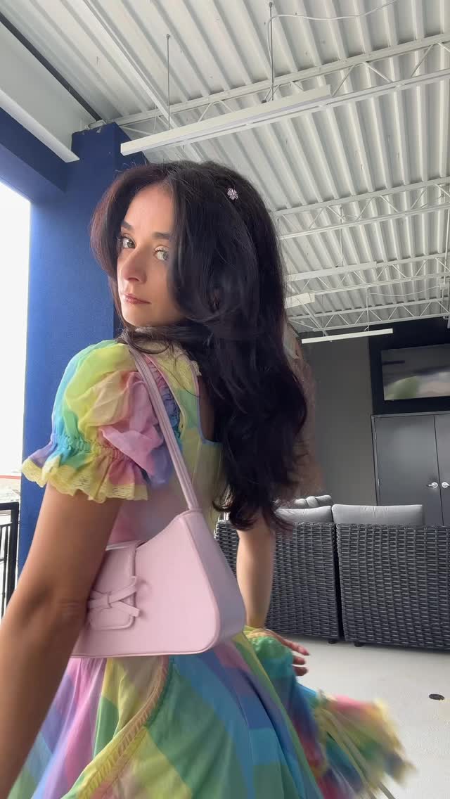 kentucky derby day one!!! 🐎 dress from @selkie 💗