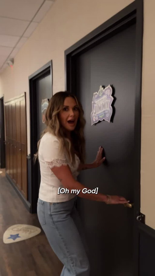There’s surprises around every corner at the Opry✨ 

Mission successful: Opry member @carlypearce snuck backstage to invite @dekofhearts to make their debut! 

Congrats y’all, see you on May 29th!