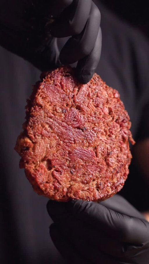 Pulled Pork Smash Burger

We all love low and slow BBQ… but what if you could combine it with a high heat crust? These pulled pork smash burgers do exactly that. You get tender, smoky, pull apart pork with a crispy, caramelized crust. Plus, it’s a great way to use leftover pulled pork!

🎥 @sophiagreb @kylekrasker

#pulledpork #smashburger
