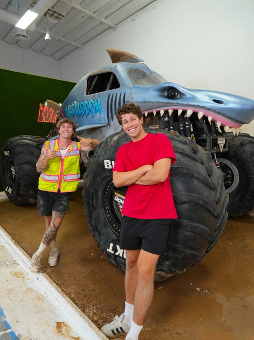 2026 has been crazy… here’s a recap so far
1. Gave a @monsterjam truck a car wash
2. Competed on Netflix with the @sidemen 
3. Dressed up for once
4. Met @shakira at the airport
5. Made some new friends in the UK
6. Worked out with @markwhalberg
7. Ran into some long time friends
8. Celebrated my 24th bday