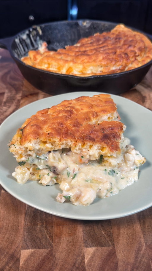 Cheddar Bay Lobster Pot Pie. Comment “recipe” and I’ll DM you the steps and ingredients to make this at home!