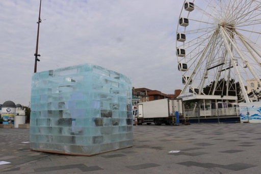 A block of ice has appeared in Bournemouth, England 🧊🏴󠁧󠁢󠁥󠁮󠁧󠁿

There seems to be something inside the block which will be revealed soon…

Iceman on the way