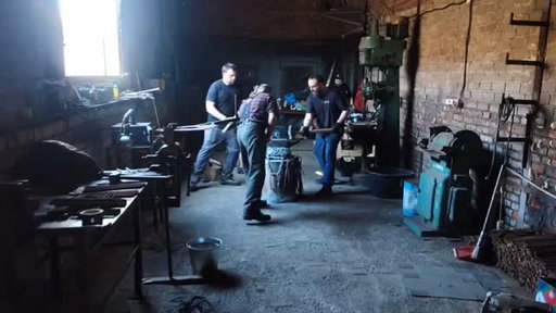 Three hammers. One rhythm. Turning steel into staples the old way.
🇺🇦🏴󠁧󠁢󠁷󠁬󠁳󠁿🏴‍☠️

* #blacksmith
* #forging
* #metalwork
* #handmade
* #satisfying