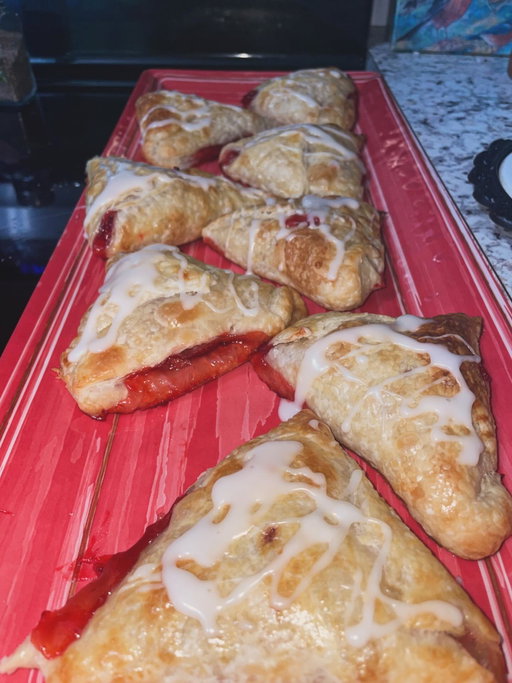 made homemade strawberry turnovers the other day :) 

#baking #baker #turnovers