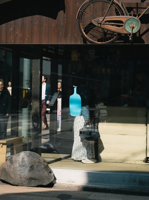 The Cafe Edit

A little coffee to awaken the senses and sunshine to awaken the soul. We love watching our cafes and guests come alive in the fresh spring air.