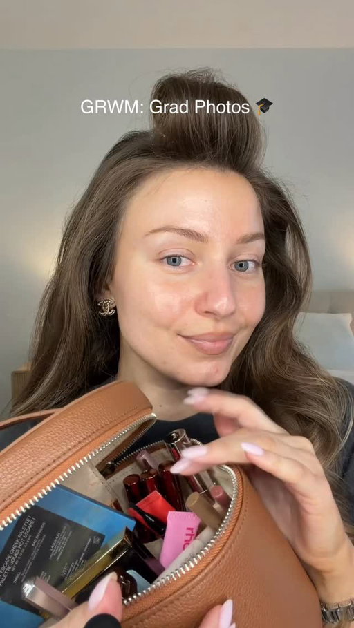 Graduation photoshoot glam ✨This was a good practice for graduation - should I change anything? 
.
@maccosmetics Brow Gel
@narsissist Light-Reflecting Foundation
@hourglasscosmetics Vanish Concealer Silk
@westmanatelier SunTone Bronzing Creme
@hudabeauty Easy Bake Powder
@guccibeauty Bronzer 03
@tomfordbeauty Mink Mirage Eyeshadow Palette
@makeupbymario Lip Pencil Almond 
@toofaced Liquid Liner
MAC Creme Cup Lipstick 
@makeupforever Dreamy Pink Lip Pencil 
.
.
.
.
#graduationmakeup #gradphotos #gradmakeup